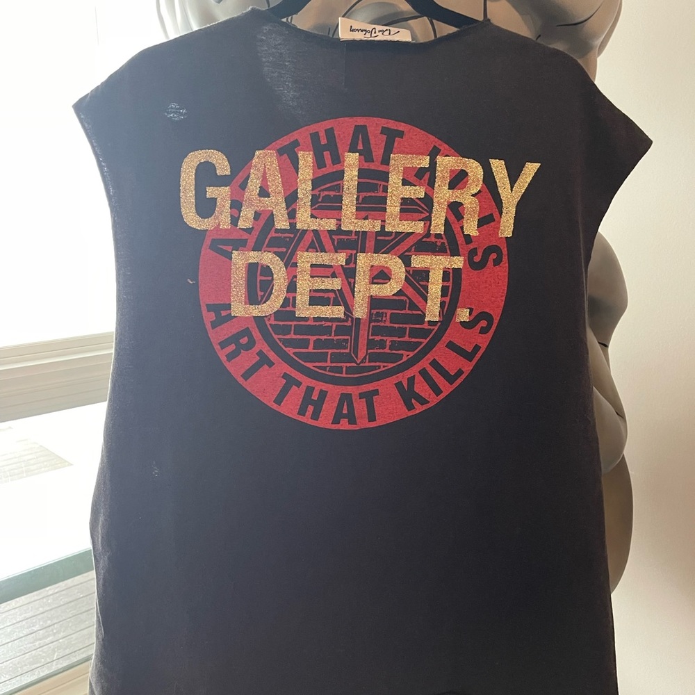 Gallery department // Doc Johnson Tee